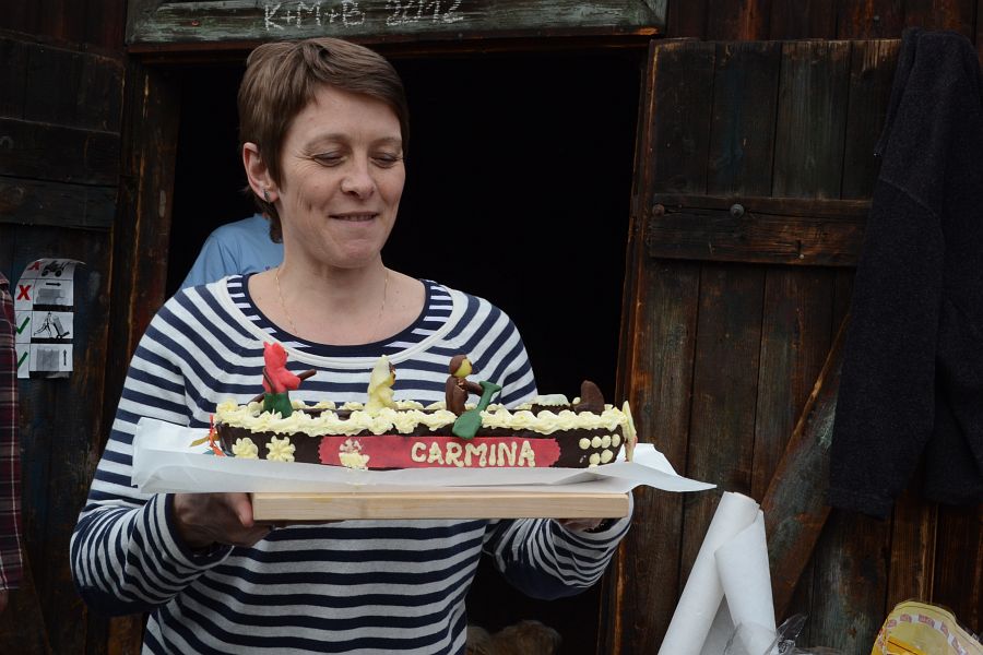 dalsia svadobna torta - a la draci lod Carmina